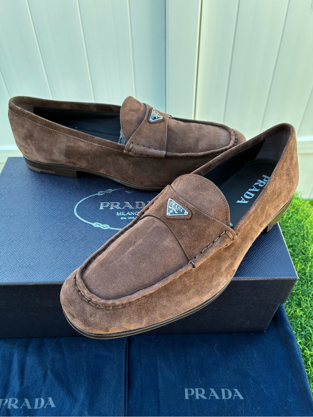 PRADA BROWN CALF SUEDE LOAFERS METAL TRIANGLE LOGO MEN’S SZ UK 9.5 / US 10.5 NEW - Picture 12 of 16